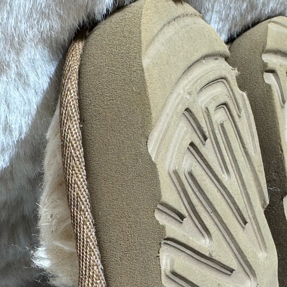 UGG Keegan Slipper Kids Size 13 M Chestnut, PreOwned - Picture 5 of 9